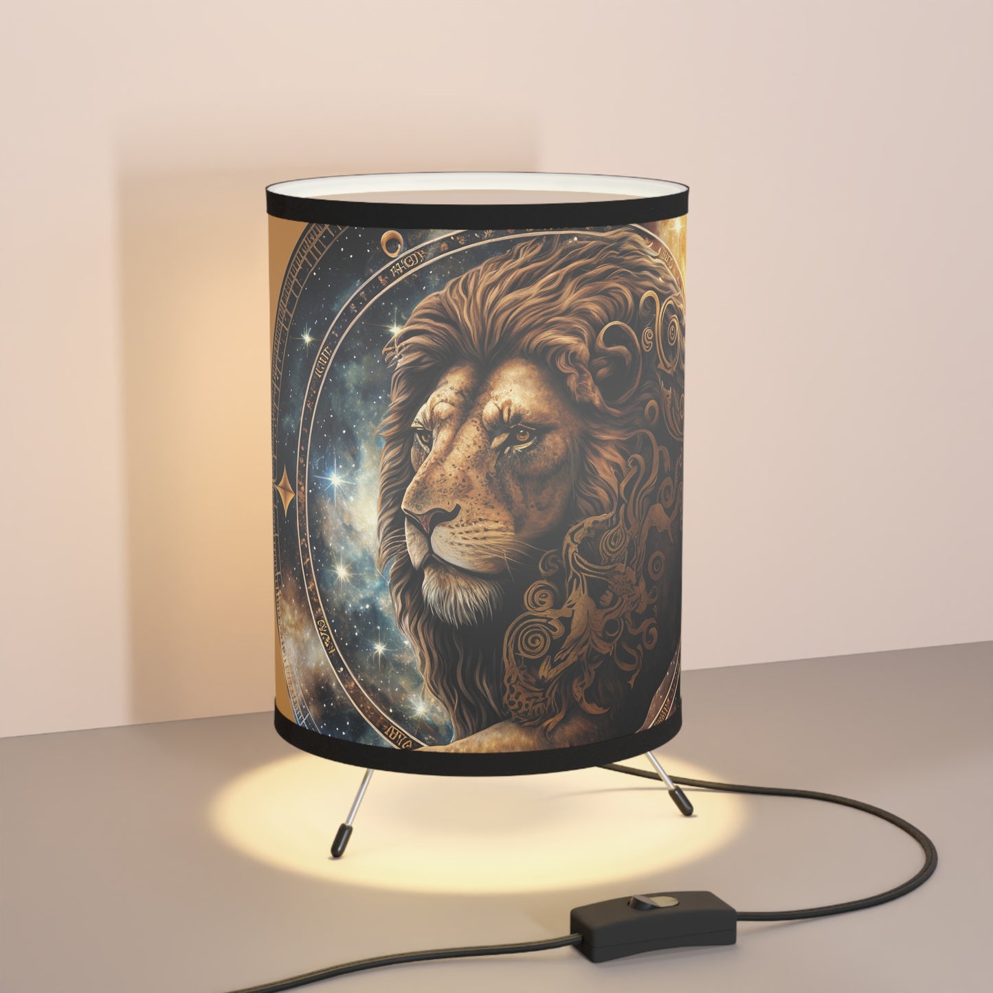 Leo The Lion Printed Shade Tripod Lamp, US\CA plug
